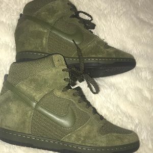 Nike Ski-hi Sneakers gently worn